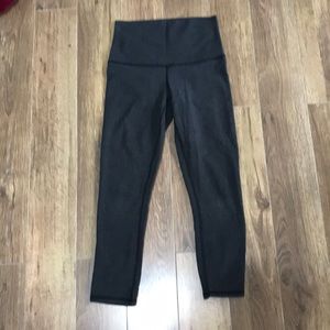 Grey Lululemon tights.